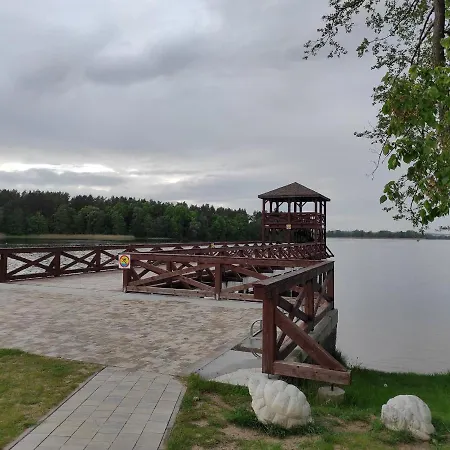 J Towers Z Widokiem Na Jezioro *